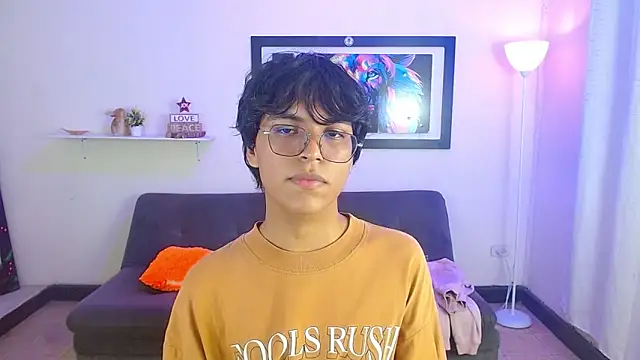 Snapshot of Maecum18 chatting on 02/23/26, 09:23 Maecum18 online show from 02/23/26, 09:23