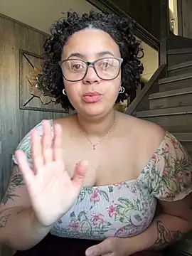 Snapshot of BabyChanntal chatting on 03/03/26, 01:06 BabyChanntal online show from 03/03/26, 01:06