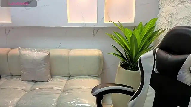 Snapshot of aurora_tp chatting on 02/24/26, 02:20 aurora tp online show from 02/24/26, 02:20