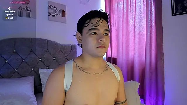 Snapshot of NoahVance chatting on 02/27/26, 03:56 NoahVance online show from 02/27/26, 03:56