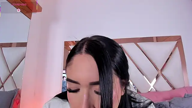 Snapshot of Niky_Vega chatting on 06/24/26, 04:55 Niky Vega online show from 06/24/26, 04:55
