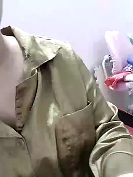 Snapshot of Emyeusexy88 chatting on 02/07/26, 01:04 Emyeusexy88 online show from 02/07/26, 01:04