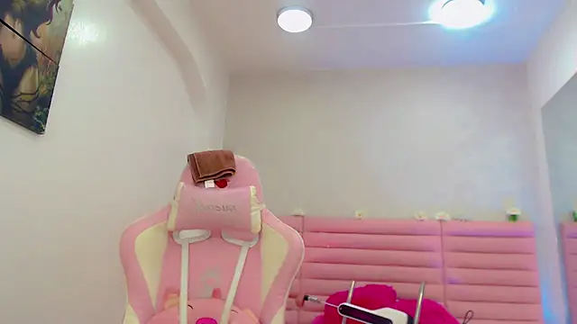 estefany squirt1 online show from 02/14/26, 04:09