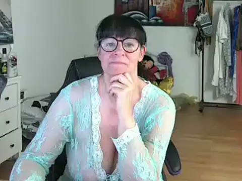 Sylly online show from 03/14/25, 02:41