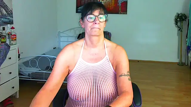 Sylly online show from 10/15/25, 11:43