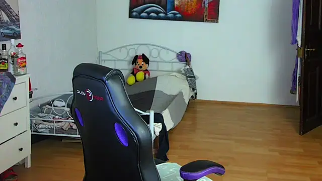 Sylly online show from 12/14/25, 08:52