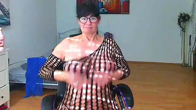 Sylly online show from 04/11/26, 08:18