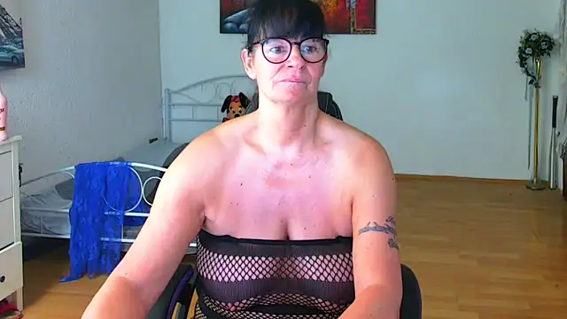 Sylly online show from 04/12/26, 09:03