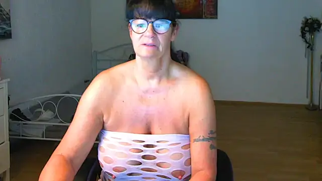 Sylly online show from 06/03/26, 05:43