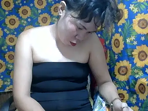 Snapshot of Sexy_HotPussy4u chatting on 04/27/26, 02:20 Sexy HotPussy4u online show from 04/27/26, 02:20