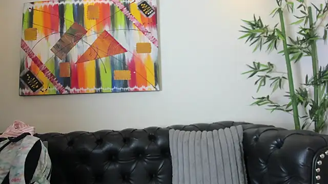 Emily bruss online show from 06/05/26, 07:41