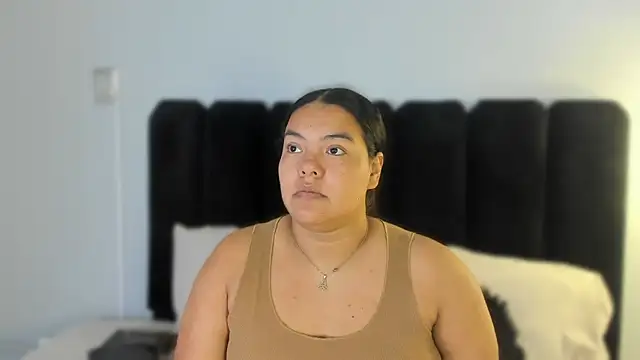 Snapshot of Amaranoir- chatting on 02/07/26, 04:16 Amaranoir- online show from 02/07/26, 04:16