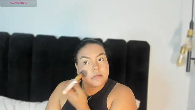 Snapshot of Amaranoir- chatting on 02/24/26, 03:48 Amaranoir- online show from 02/24/26, 03:48