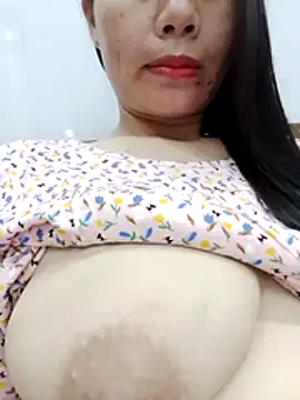 Snapshot of Baby-ladyass2026 chatting on 02/02/26, 02:21 Baby-ladyass2026 online show from 02/02/26, 02:21