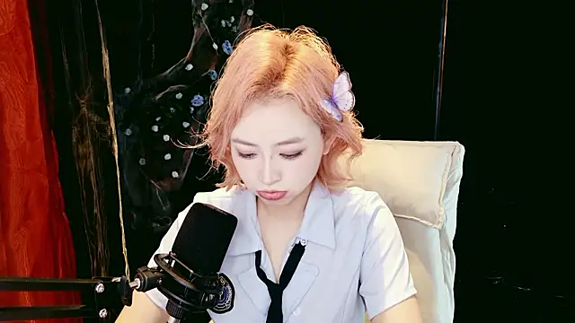 Snapshot of Lady-Mia777 chatting on 02/03/26, 06:22 Lady-Mia777 online show from 02/03/26, 06:22