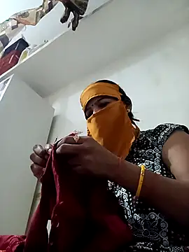 Snapshot of punamji_sexe chatting on 07/07/26, 01:19 punamji sexe online show from 07/07/26, 01:19