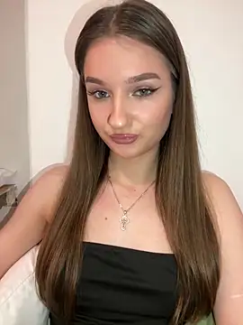 Snapshot of Green_eyes_lady chatting on 02/22/26, 05:22 Green eyes lady online show from 02/22/26, 05:22