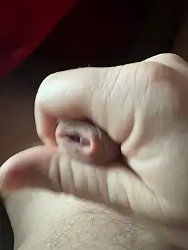 petitsexe52 online show from 02/08/26, 07:45