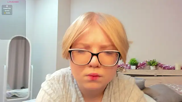 Lauraaa Smith online show from 02/24/26, 07:28