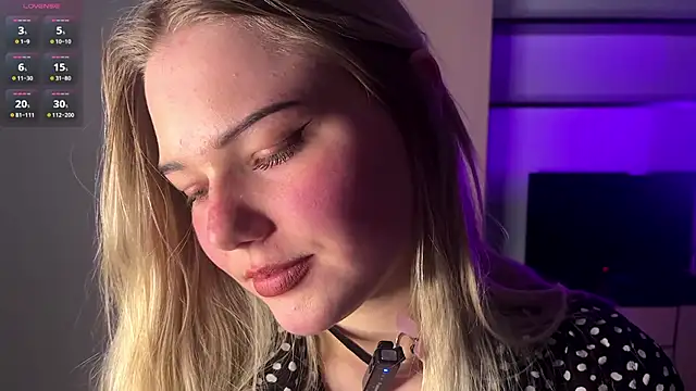 Velmiora online show from 04/15/26, 04:36