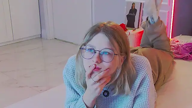 Snapshot of Ivy_Allen chatting on 02/05/26, 04:44 Ivy Allen online show from 02/05/26, 04:44