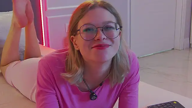 Snapshot of Ivy_Allen chatting on 02/06/26, 05:38 Ivy Allen online show from 02/06/26, 05:38