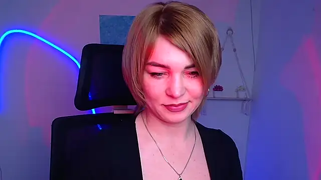 CuttieEmma online show from 02/12/26, 06:52