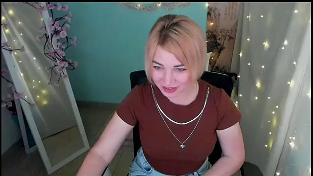 CuttieEmma online show from 06/16/26, 01:14
