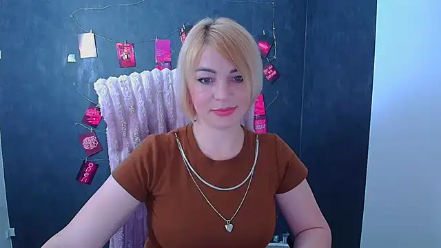 Snapshot of CuttieEmma chatting on 06/20/26, 01:03 CuttieEmma online show from 06/20/26, 01:03