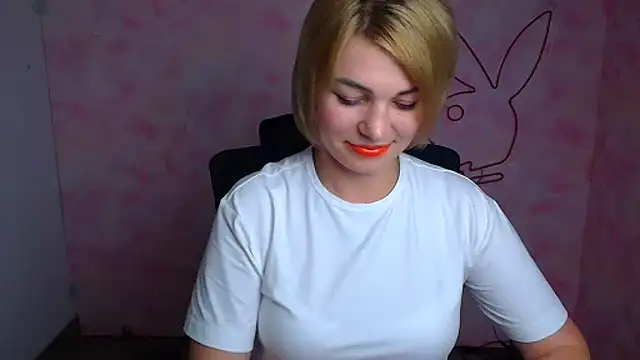 Snapshot of CuttieEmma chatting on 07/07/26, 11:47 CuttieEmma online show from 07/07/26, 11:47