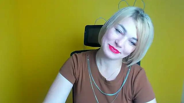 Snapshot of CuttieEmma chatting on 07/16/26, 05:46 CuttieEmma online show from 07/16/26, 05:46