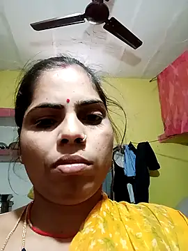 Snapshot of Priyakoli4568 chatting on 02/18/26, 04:19 Priyakoli4568 online show from 02/18/26, 04:19