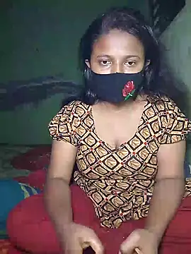 Snapshot of Romantic-Couple999 chatting on 02/01/26, 06:17 Romantic-Couple999 online show from 02/01/26, 06:17