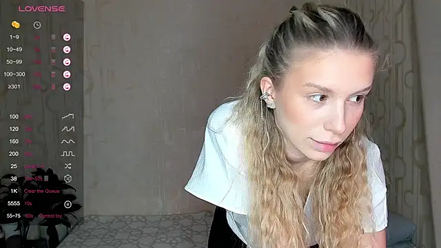 Snapshot of Elysia_kiss chatting on 02/09/26, 05:00 Elysia kiss online show from 02/09/26, 05:00