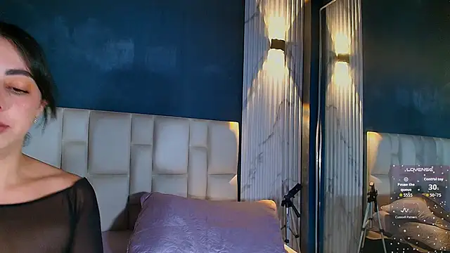 Snapshot of CORAL_FOX chatting on 02/17/26, 12:51 CORAL FOX online show from 02/17/26, 12:51