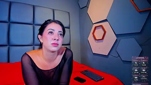 CORAL FOX online show from 04/10/26, 05:56