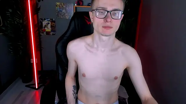 Snapshot of Emmit_Barker chatting on 02/04/26, 03:29 Emmit Barker online show from 02/04/26, 03:29