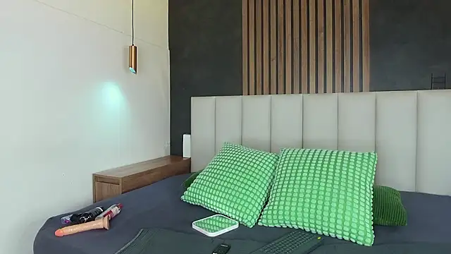 Snapshot of EmmaLou__ chatting on 02/25/26, 04:22 EmmaLou online show from 02/25/26, 04:22