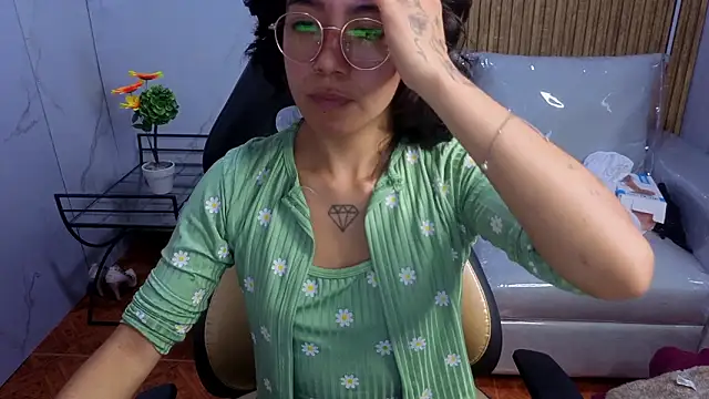 Snapshot of Lynn_turner chatting on 02/03/26, 12:54 Lynn turner online show from 02/03/26, 12:54