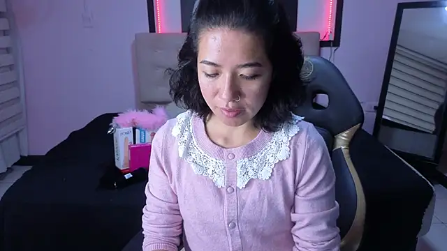 Snapshot of Lynn_turner chatting on 02/15/26, 12:36 Lynn turner online show from 02/15/26, 12:36