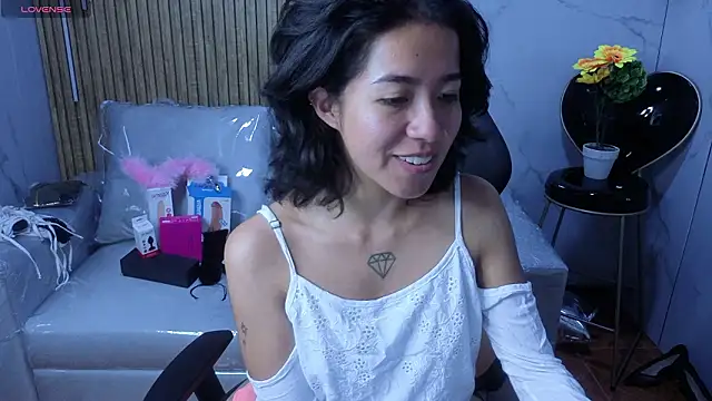 Snapshot of Lynn_turner chatting on 02/21/26, 08:21 Lynn turner online show from 02/21/26, 08:21