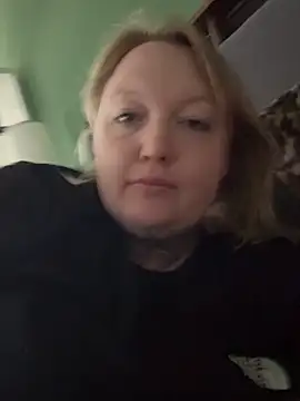 Snapshot of Lolaaxxx13 chatting on 05/11/26, 03:18 Lolaaxxx13 online show from 05/11/26, 03:18