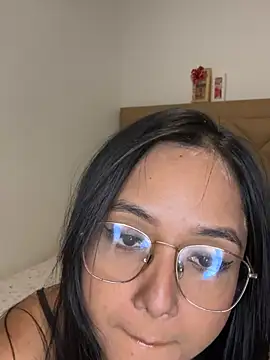 Lucianaaguzman online show from 02/20/26, 01:57