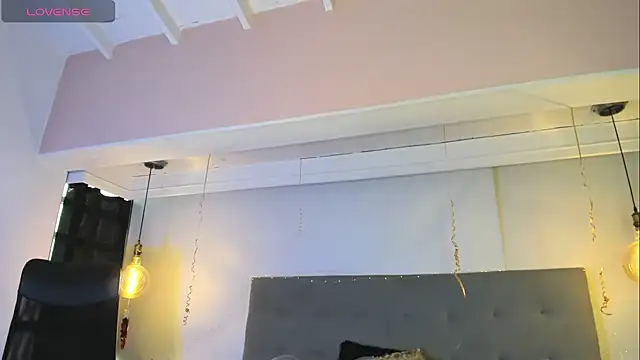 Snapshot of SamiraMalek_ chatting on 02/14/26, 12:35 SamiraMalek online show from 02/14/26, 12:35