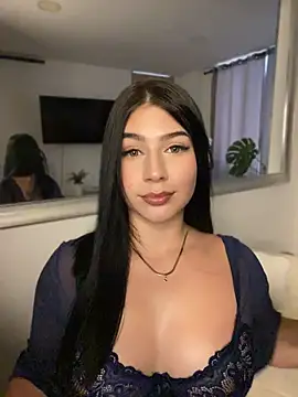 Snapshot of _HannahFox_ chatting on 07/16/26, 10:49 HannahFox online show from 07/16/26, 10:49