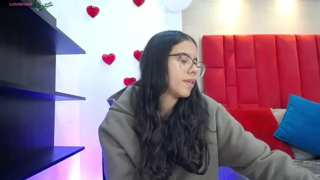 Luna Millers online show from 03/01/26, 04:14