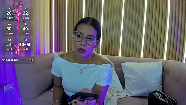 Luna Millers online show from 05/19/26, 04:30