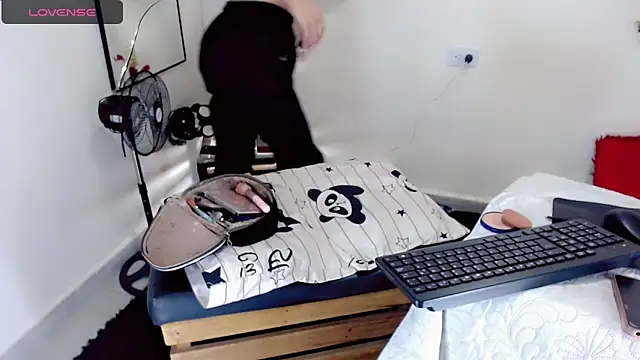 Snapshot of NathalialLooes chatting on 03/03/26, 05:35 NathalialLooes online show from 03/03/26, 05:35