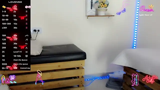 NathalialLooes online show from 04/08/26, 06:02