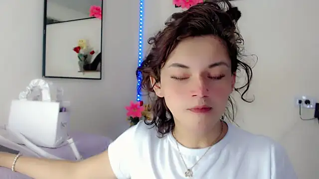 NathalialLooes online show from 05/24/26, 04:17